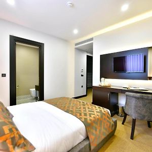 Camera standard con letto king size